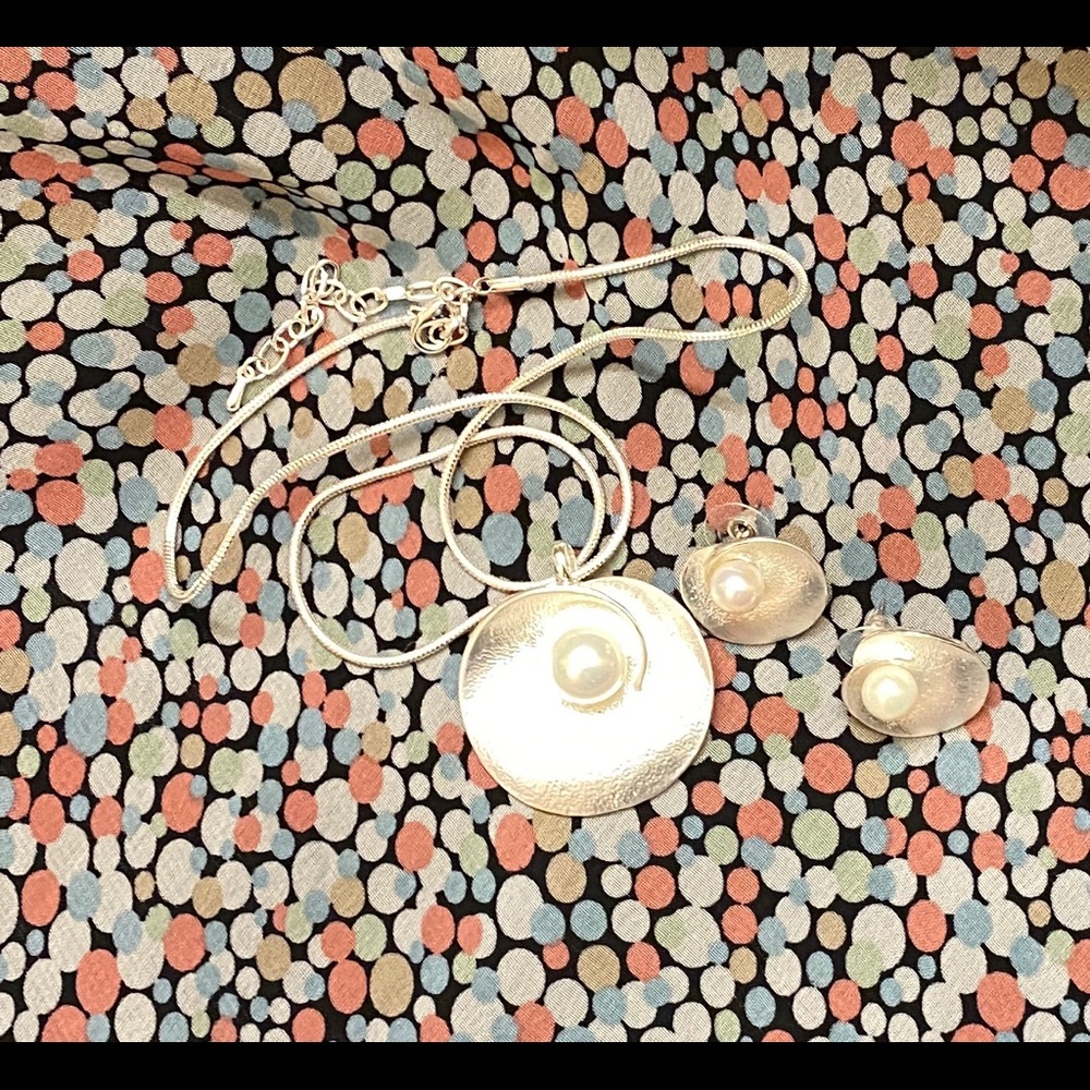 Set silver necklace and earrings modern unique